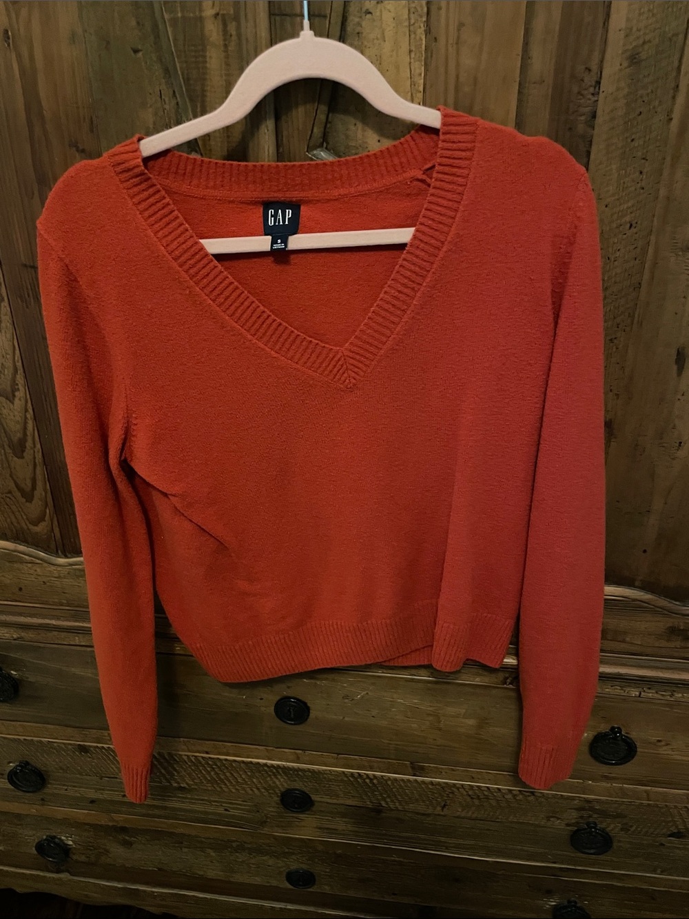 GAP Women's V-Neck Rust Orange Sweater